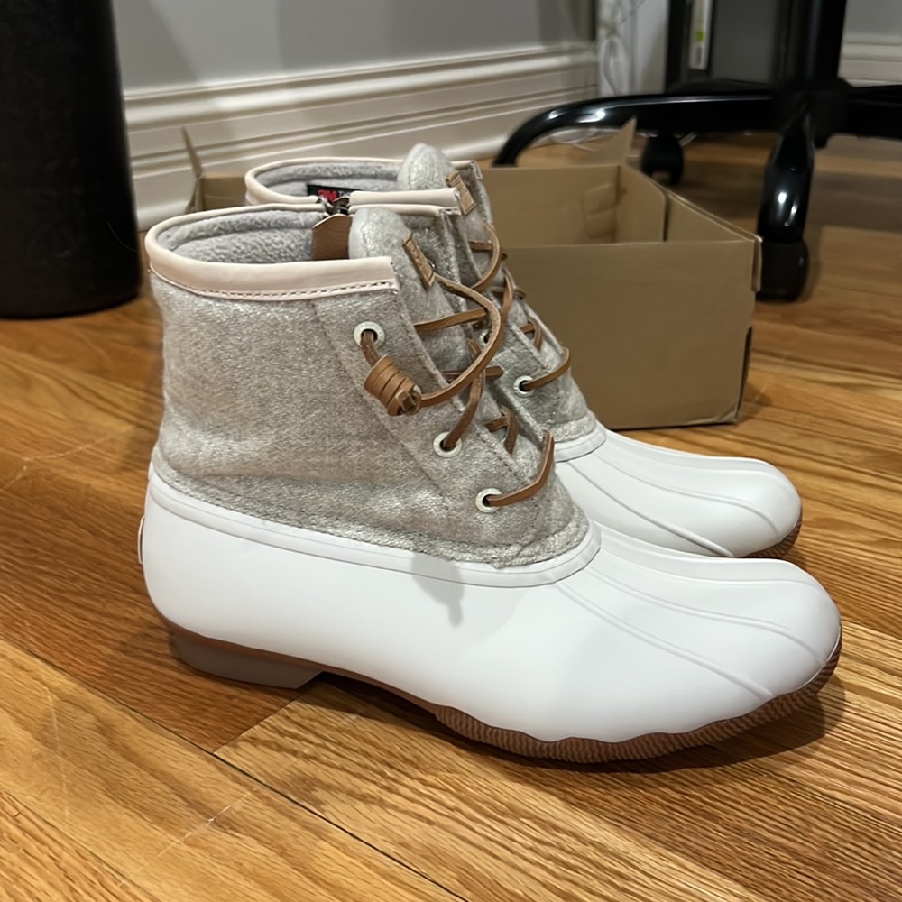Sperrys Boot - Picture 2 of 4